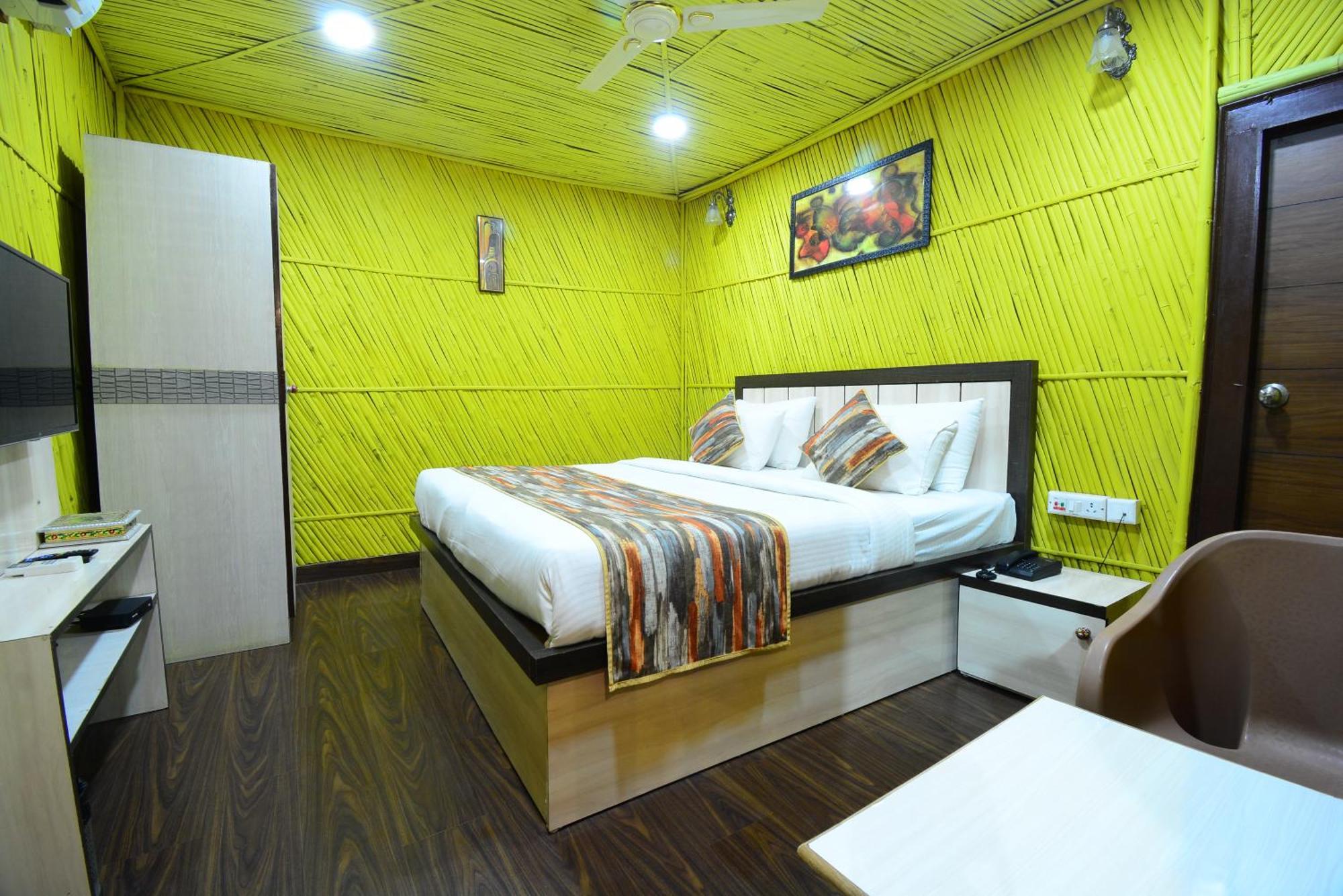 Hotel Bamboo Castle Jaipur Room photo